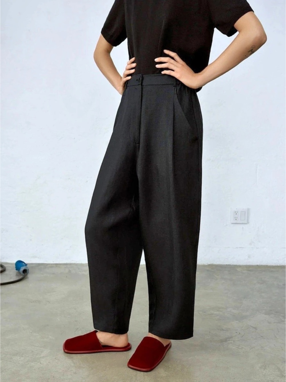 Cordera Women's Black Linen Pants